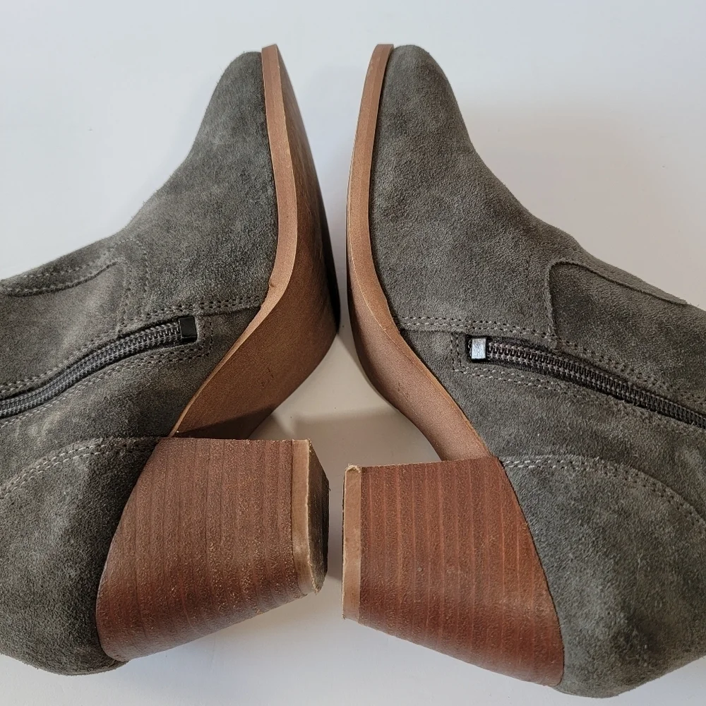 Diba Women's Gray Suede Leather Booties Sz 7.5M Side Zip Chunky Wood Heel Fall